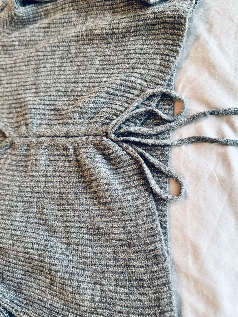 DAILY PRACTICE Grey Ruched V-Neck Puff-Sleeve Sweater w Center Tie - Picture 8 of 16